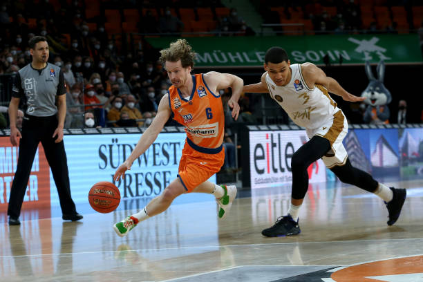 作为年轻球 作为年轻球