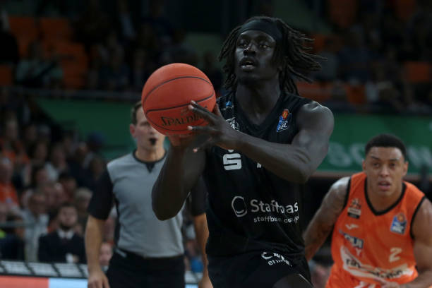 据榜首位置 据榜首位置